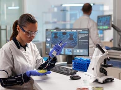 Segurança química em laboratórios de análises clínicas